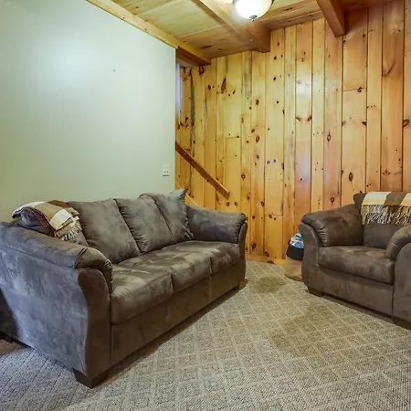 Rustic Retreat Walk To Great Sacandaga Lake!